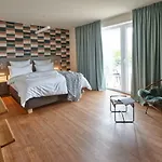Just Eleven Hotell