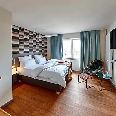 Just Eleven Hotel 3*