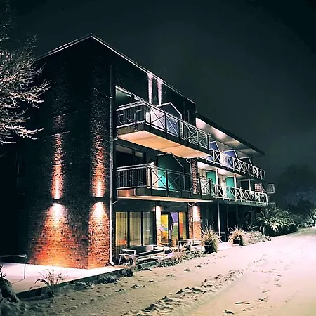 Just Eleven Hotel