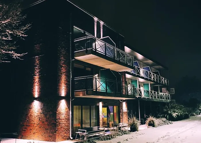 فندق Just Eleven 3*