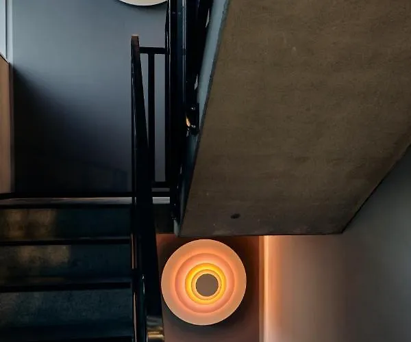 Just Eleven فندق